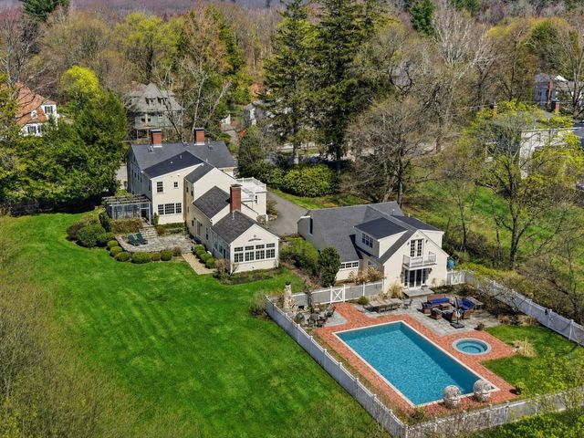49 Salem St, Andover, MA 01810