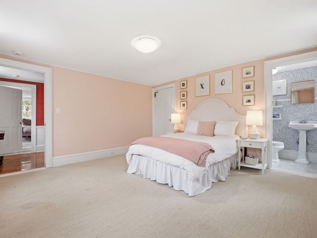49 Salem St, Andover, MA 01810