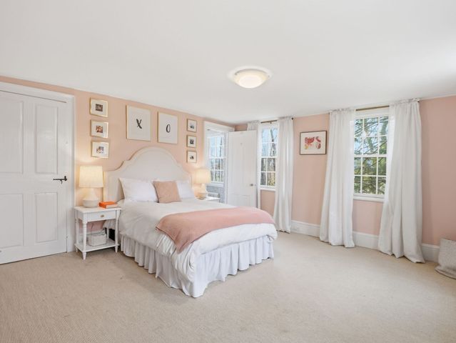 49 Salem St, Andover, MA 01810