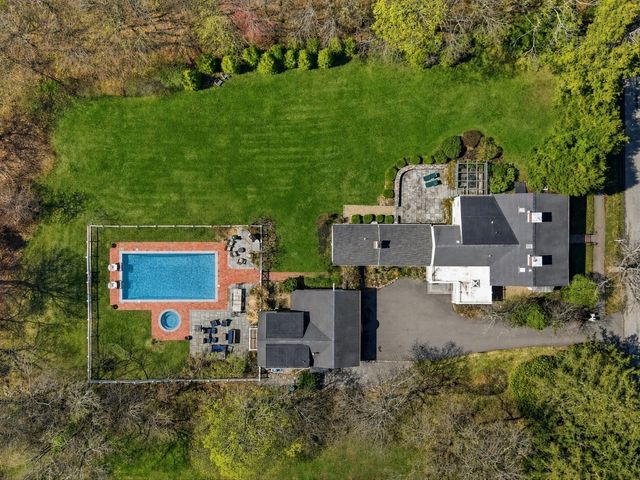 49 Salem St, Andover, MA 01810