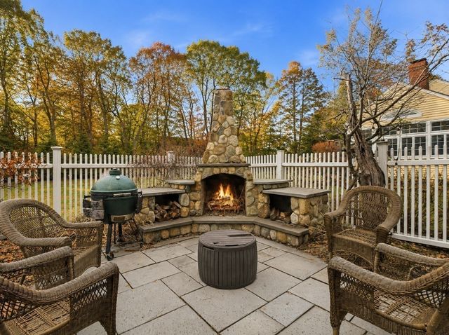 49 Salem St, Andover, MA 01810