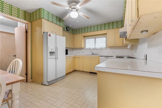 404 Huntington Place, Harrison, AR 72601