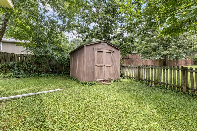 404 Huntington Place, Harrison, AR 72601