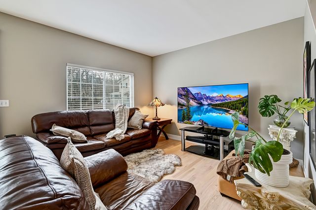 123 Willow Boulevard, Willow Springs, IL 60480