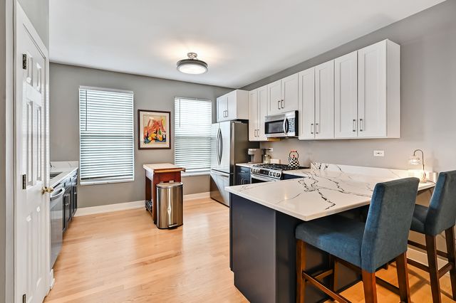 123 Willow Boulevard, Willow Springs, IL 60480