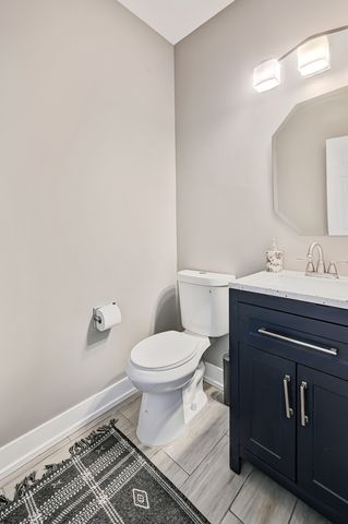 123 Willow Boulevard, Willow Springs, IL 60480