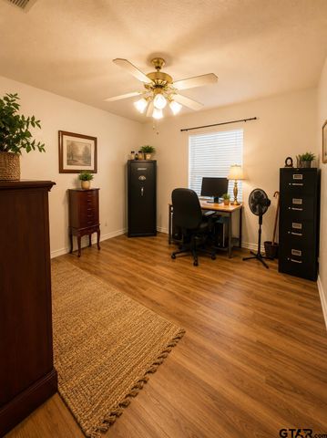 1704 Eastwood St., Longview, TX 75604