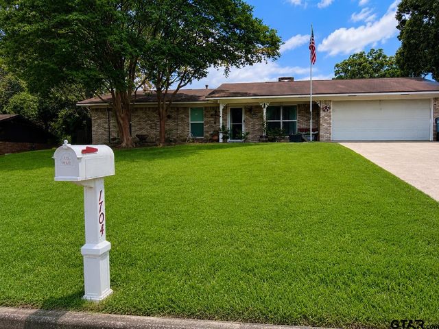 1704 Eastwood St., Longview, TX 75604