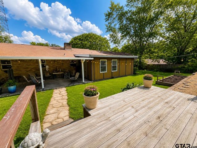 1704 Eastwood St., Longview, TX 75604