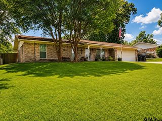 1704 Eastwood St., Longview, TX 75604