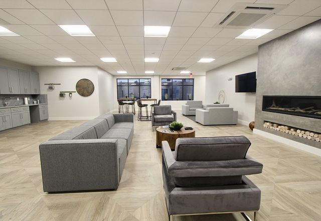 434 Mcgrath Highway 305, Somerville, MA 02143
