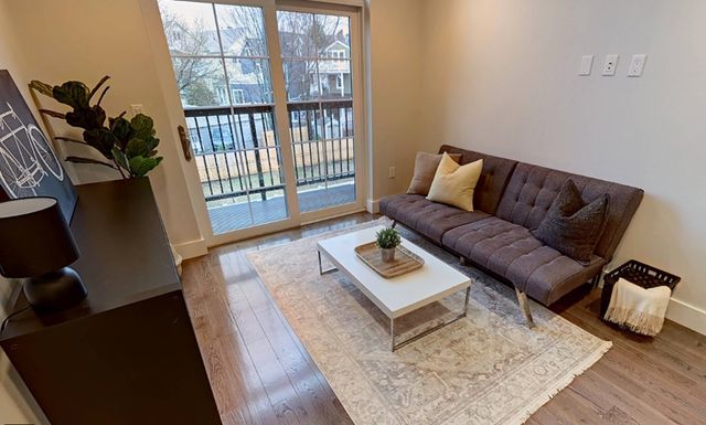 434 Mcgrath Highway 305, Somerville, MA 02143
