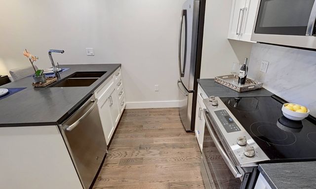 434 Mcgrath Highway 305, Somerville, MA 02143