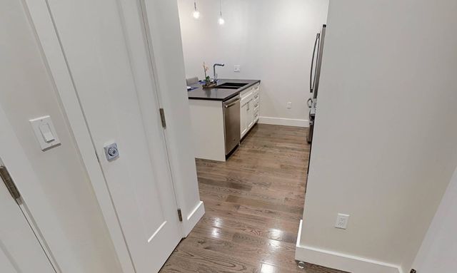 434 Mcgrath Highway 305, Somerville, MA 02143