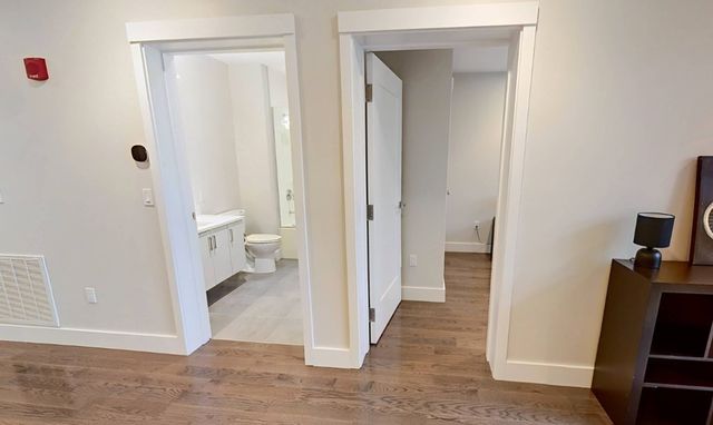 434 Mcgrath Highway 305, Somerville, MA 02143