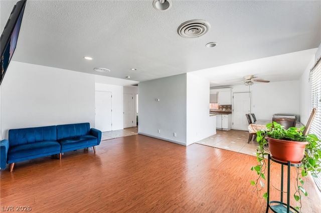 1809 Cherry Lane, Las Vegas, NV 89104