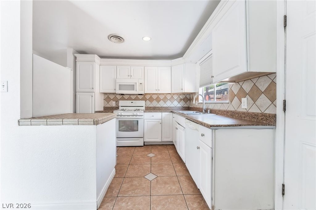 Image 14 of property listing at 1809 Cherry Lane, Las Vegas, NV 89104