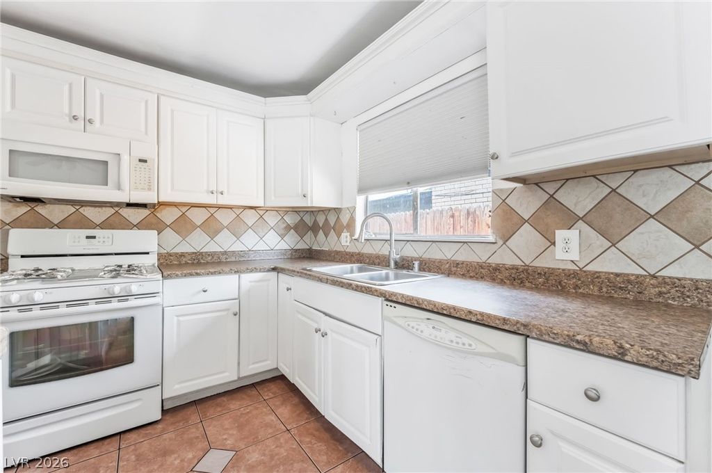 Image 15 of property listing at 1809 Cherry Lane, Las Vegas, NV 89104