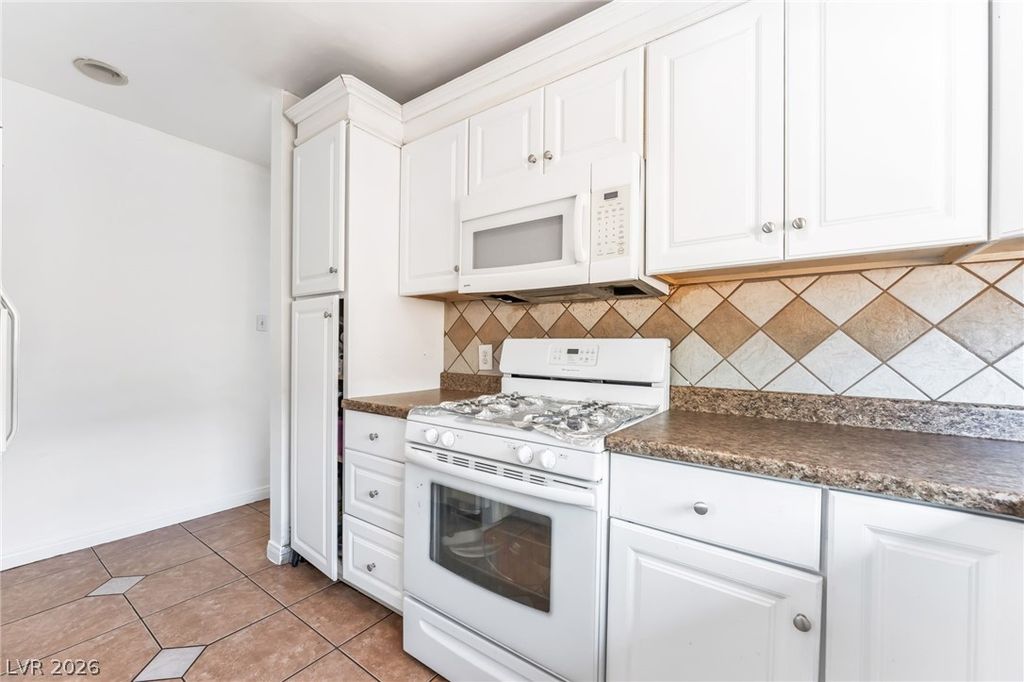 Image 16 of property listing at 1809 Cherry Lane, Las Vegas, NV 89104