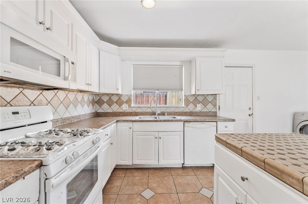 Image 17 of property listing at 1809 Cherry Lane, Las Vegas, NV 89104