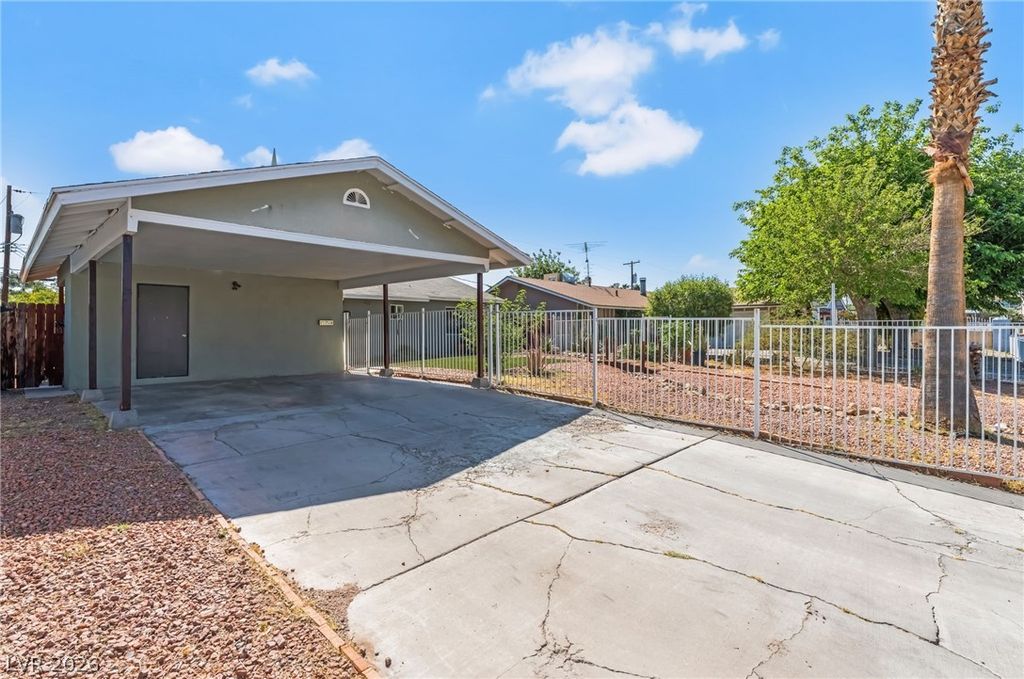 Image 2 of property listing at 1809 Cherry Lane, Las Vegas, NV 89104