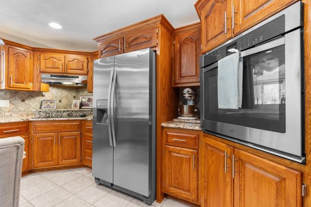 W8678 HILLVIEW ROAD, Hortonville, WI 54944