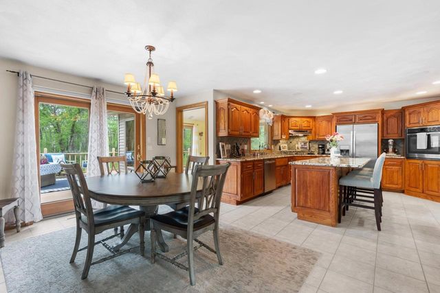 W8678 HILLVIEW ROAD, Hortonville, WI 54944