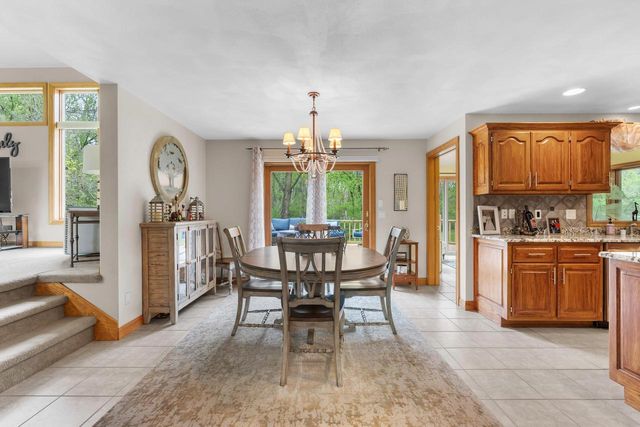W8678 HILLVIEW ROAD, Hortonville, WI 54944