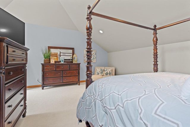 W8678 HILLVIEW ROAD, Hortonville, WI 54944