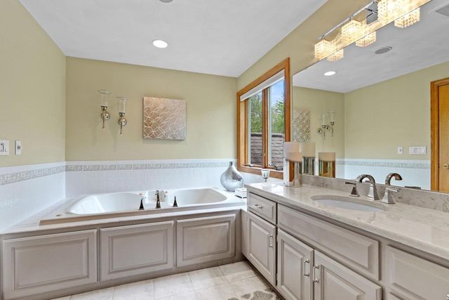 W8678 HILLVIEW ROAD, Hortonville, WI 54944
