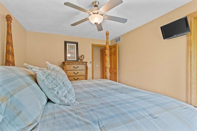 W8678 HILLVIEW ROAD, Hortonville, WI 54944