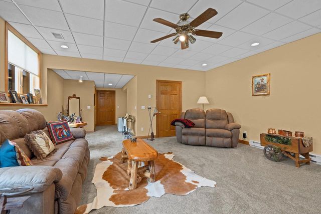 W8678 HILLVIEW ROAD, Hortonville, WI 54944