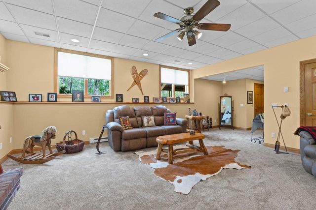 W8678 HILLVIEW ROAD, Hortonville, WI 54944