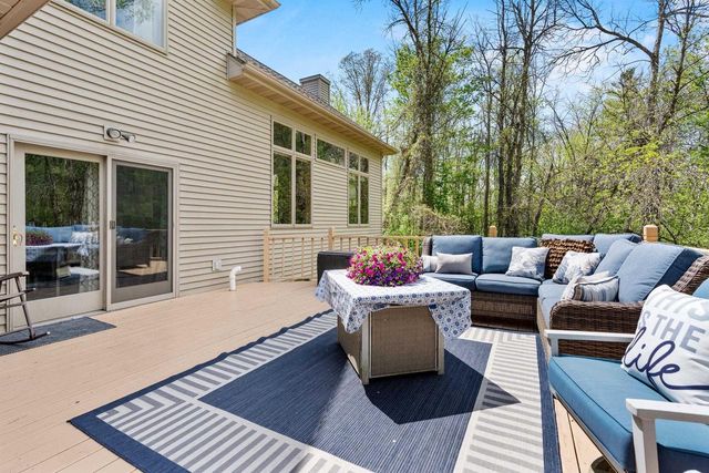 W8678 HILLVIEW ROAD, Hortonville, WI 54944