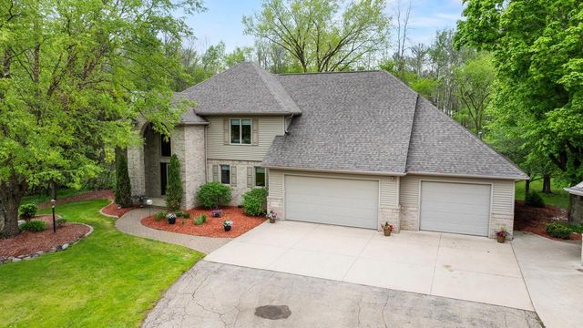 W8678 HILLVIEW ROAD, Hortonville, WI 54944