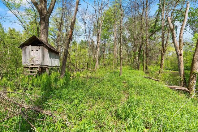 W8678 HILLVIEW ROAD, Hortonville, WI 54944