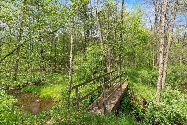 W8678 HILLVIEW ROAD, Hortonville, WI 54944