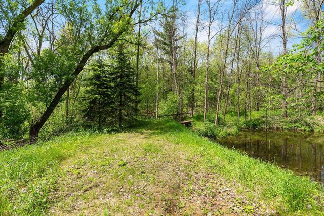W8678 HILLVIEW ROAD, Hortonville, WI 54944