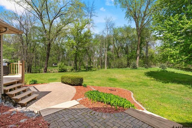 W8678 HILLVIEW ROAD, Hortonville, WI 54944