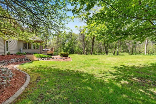 W8678 HILLVIEW ROAD, Hortonville, WI 54944