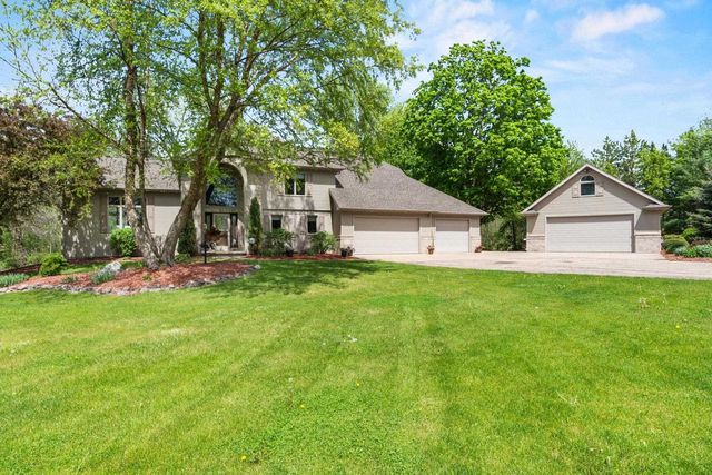 W8678 HILLVIEW ROAD, Hortonville, WI 54944