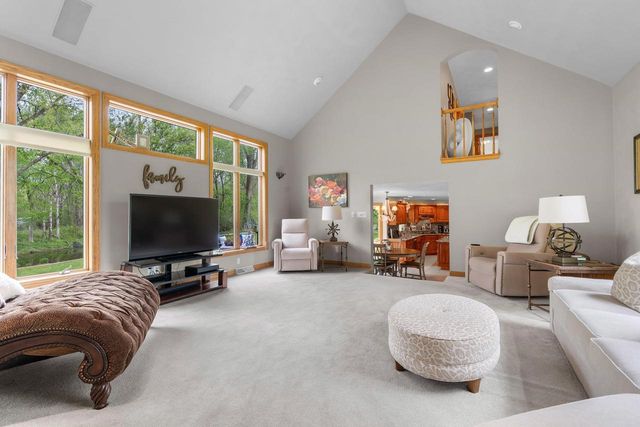 W8678 HILLVIEW ROAD, Hortonville, WI 54944