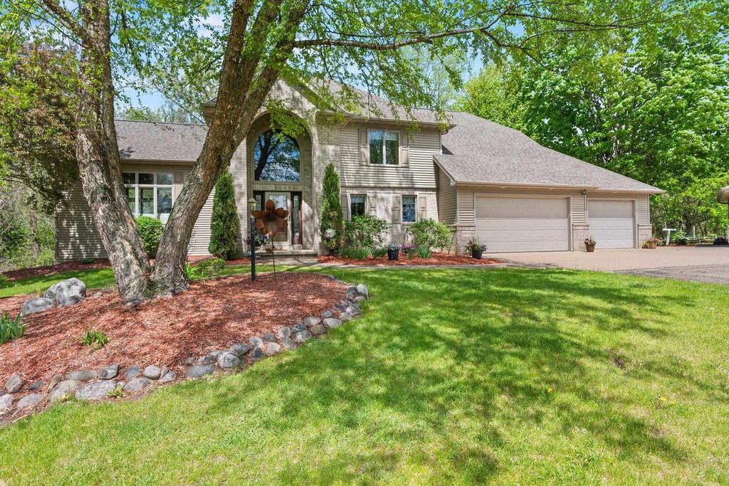 W8678 HILLVIEW ROAD, Hortonville, WI 54944