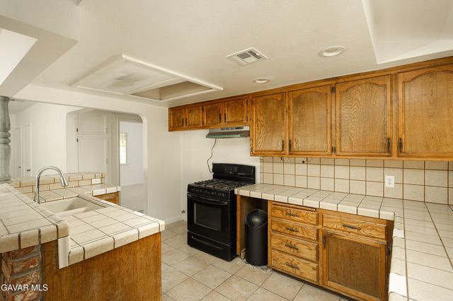 1441 W Jenner Street, Lancaster, CA 93534
