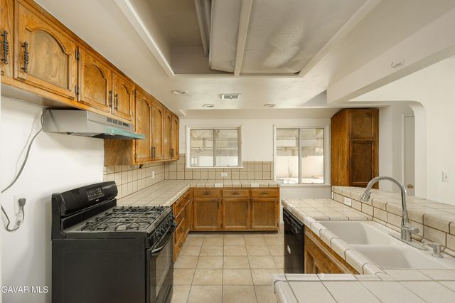 1441 W Jenner Street, Lancaster, CA 93534