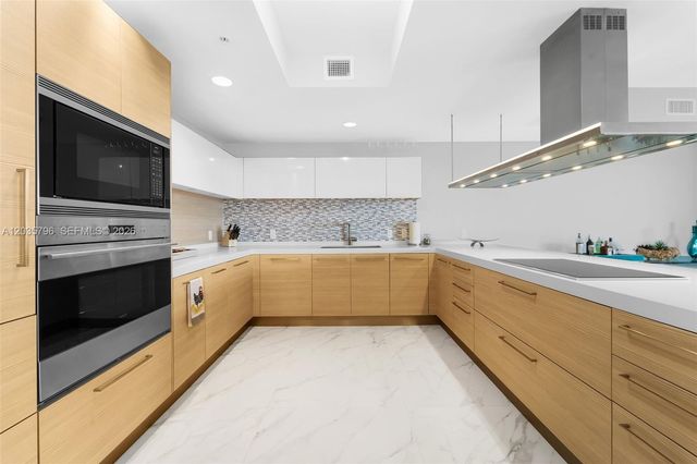 17111 Biscayne Boulevard 307, North Miami Beach, FL 33160