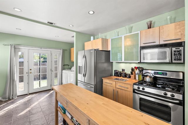 3128 N St, Sacramento, CA 95816