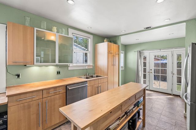 3128 N St, Sacramento, CA 95816