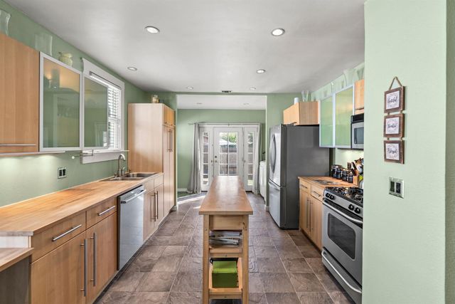 3128 N St, Sacramento, CA 95816
