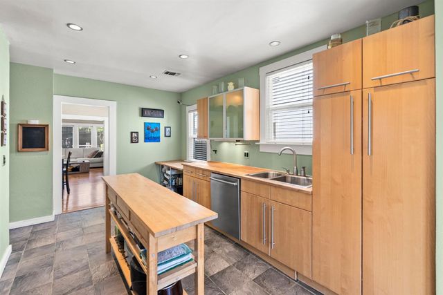 3128 N St, Sacramento, CA 95816